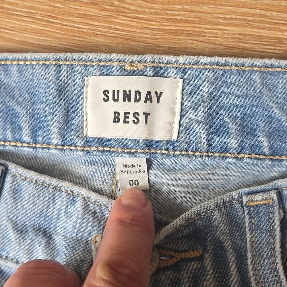 ARITZIA Sunday Best Slim Fit Jeans Sz 00 - Picture 3 of 10